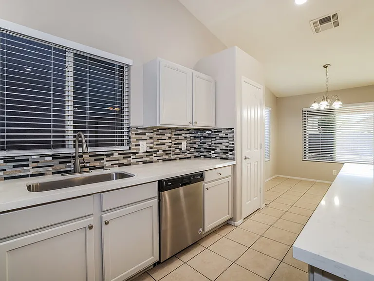 2904 W Sunland Ave — Photo 8