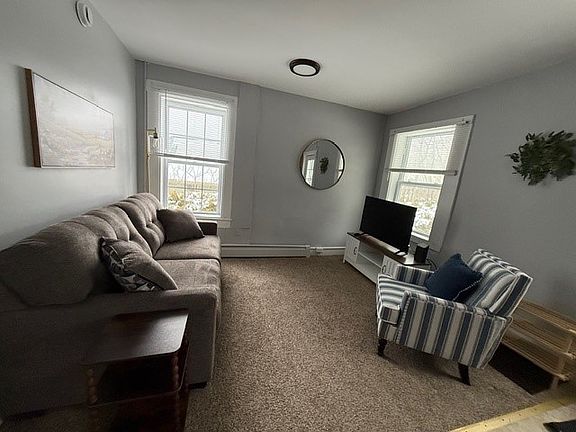 2nd image of 11 Sugarwood Hill Rd APT 4