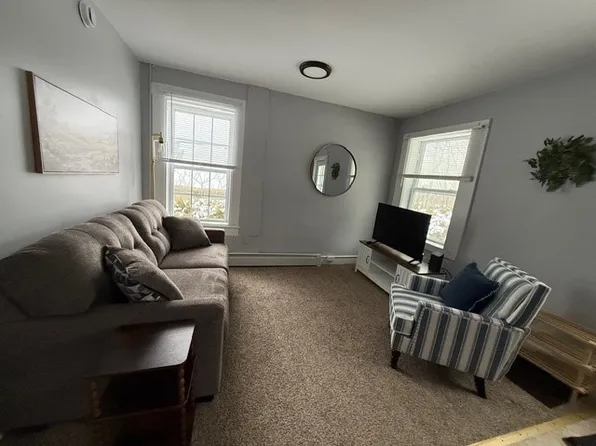 11 Sugarwood Hill Rd APT 4, Rutland, VT 05701