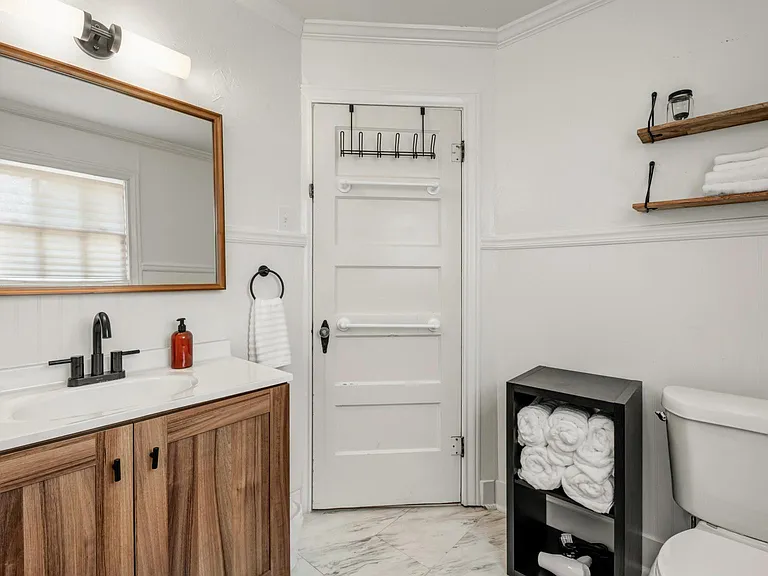 710 Inwood Dr — Photo 13