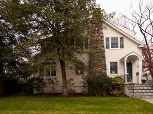 421 Wolfs Ln, Pelham, NY 10803