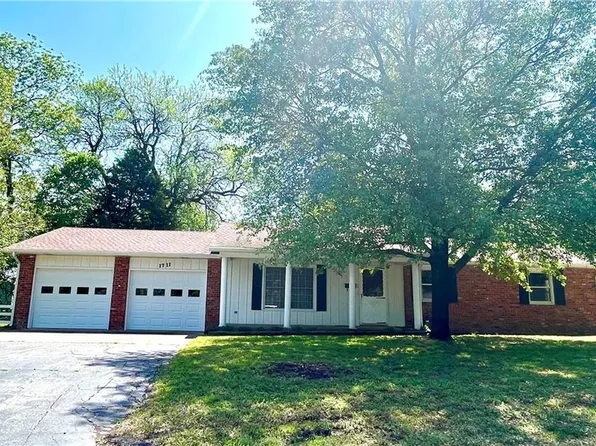 1711 Tomahawk Ln, Fort Scott, KS 66701