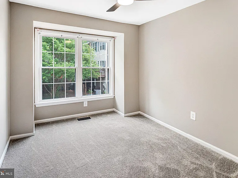 3234 Foothill St — Photo 13