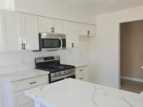 4th image of 1531 Bluejay Court