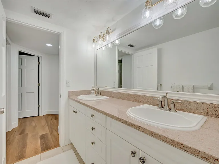 3173 Espanola Dr — Photo 44