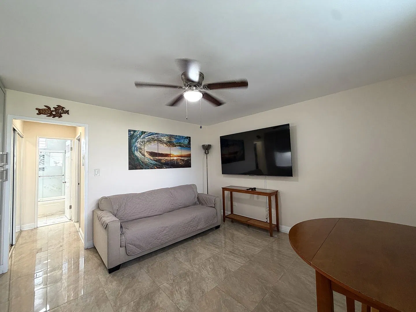 Hawaiian Crown - 1 bedroom, 1 bath, 1 parking - Furnished — Photo 2