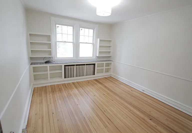 804 W 21st St — Photo 10