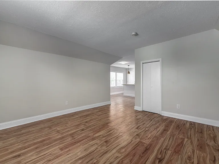 1603 Newman Ave #UP — Photo 11