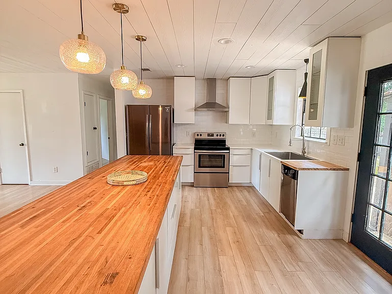 4093 E Johnson Ave — Photo 6