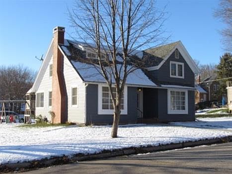 1st image of 301 Pleasant St NE