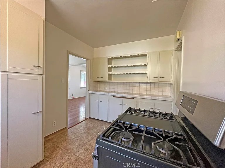 1609 E Chevy Chase Dr #1611 — Photo 9