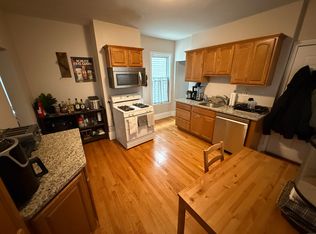 121 L St #2, Boston, MA 02127