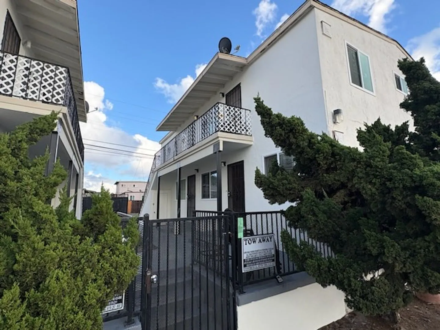 2545 Fairmount Ave — Photo 1