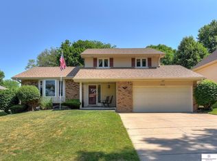 15012 Arbor St, Omaha, NE 68144
