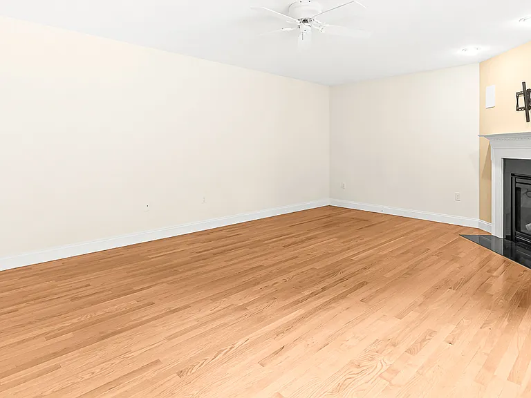 46 Loring Ave — Photo 12