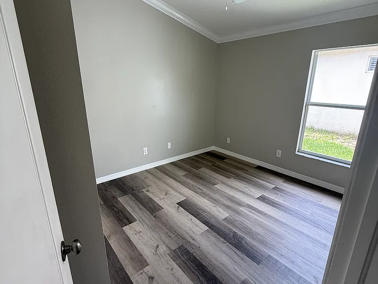 1121 Lumsden Pointe Blvd — Photo 4