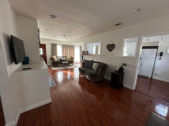 3rd image of 6322 Lomitas Dr
