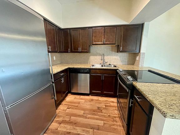 5th image of 2901 Euclid Ave NE #12-D