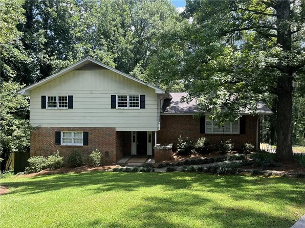 2745 Cardinal Lake Cir, Duluth, GA 30096