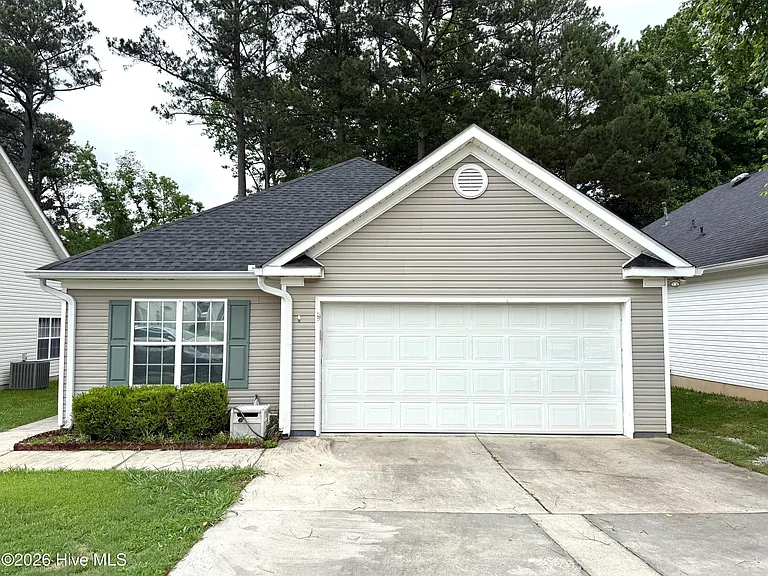 453 Connemara Trl — Photo 1