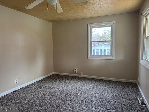 4th image of 10604 Elk Dr