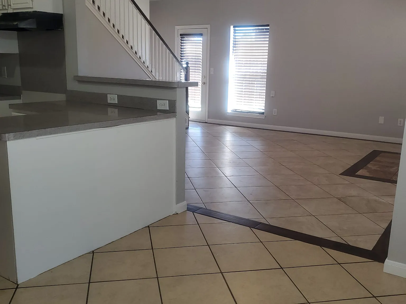 3 bed, 2.5 bath, 1421 sqft, $2,080 — Photo 4