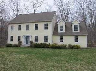14 Everett Ln, Deep River, CT 06417