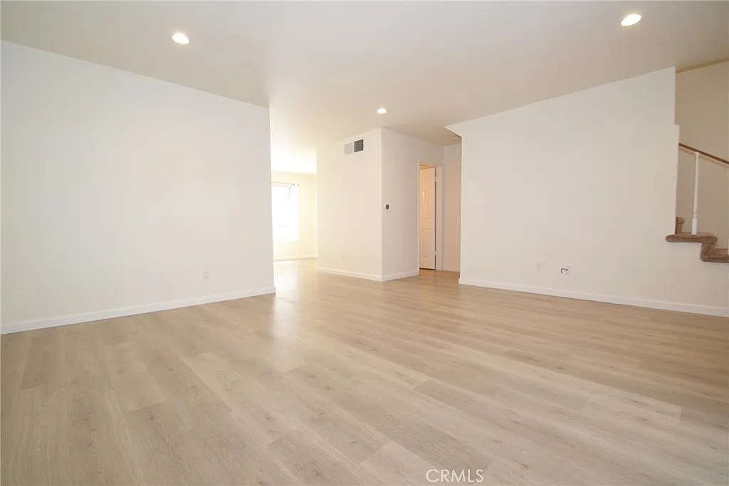 2 bed, 2.5 bath, 1185 sqft, $3,500 — Photo 4