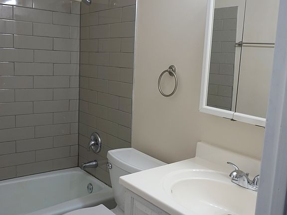 4th image of 528 Hauert St #3
