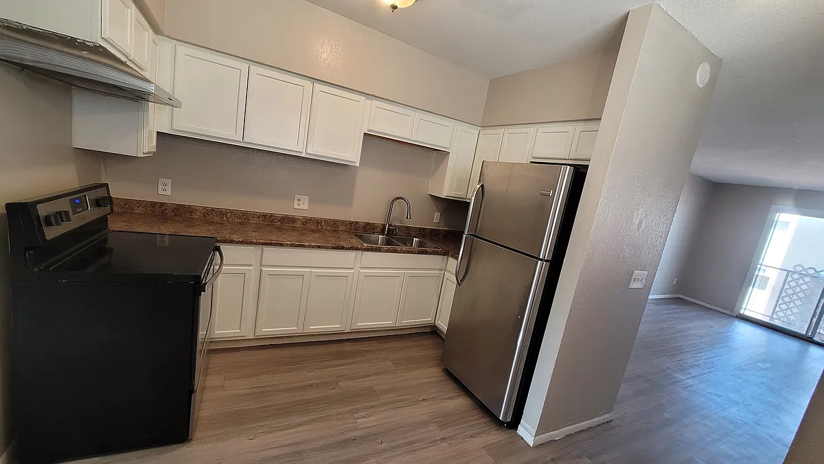 Building Photo - 2820 E Le Marche Ave #203