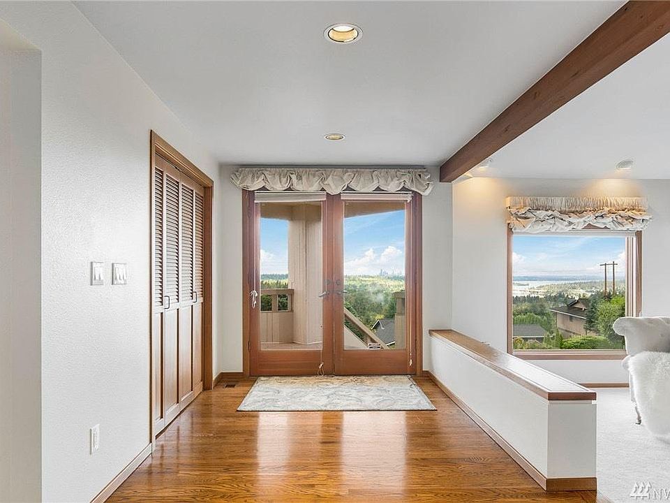 1st image of 4802 Somerset Dr SE