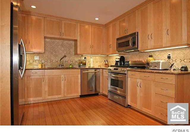 2nd image of 3232 Broad St #1