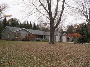 7535 Woodlea Dr, Oscoda, MI 48750
