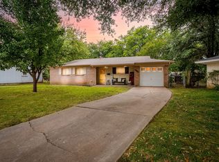 312 Gardenia Ct, Burleson, TX 76028