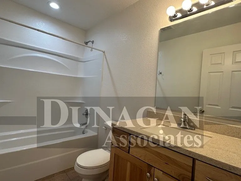 701 N Lake St — Photo 5