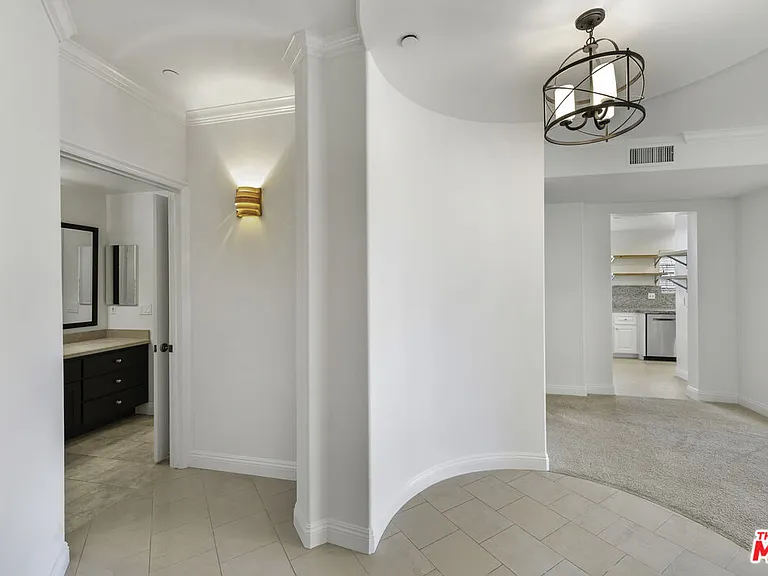 1820 Benecia Ave #402 — Photo 18