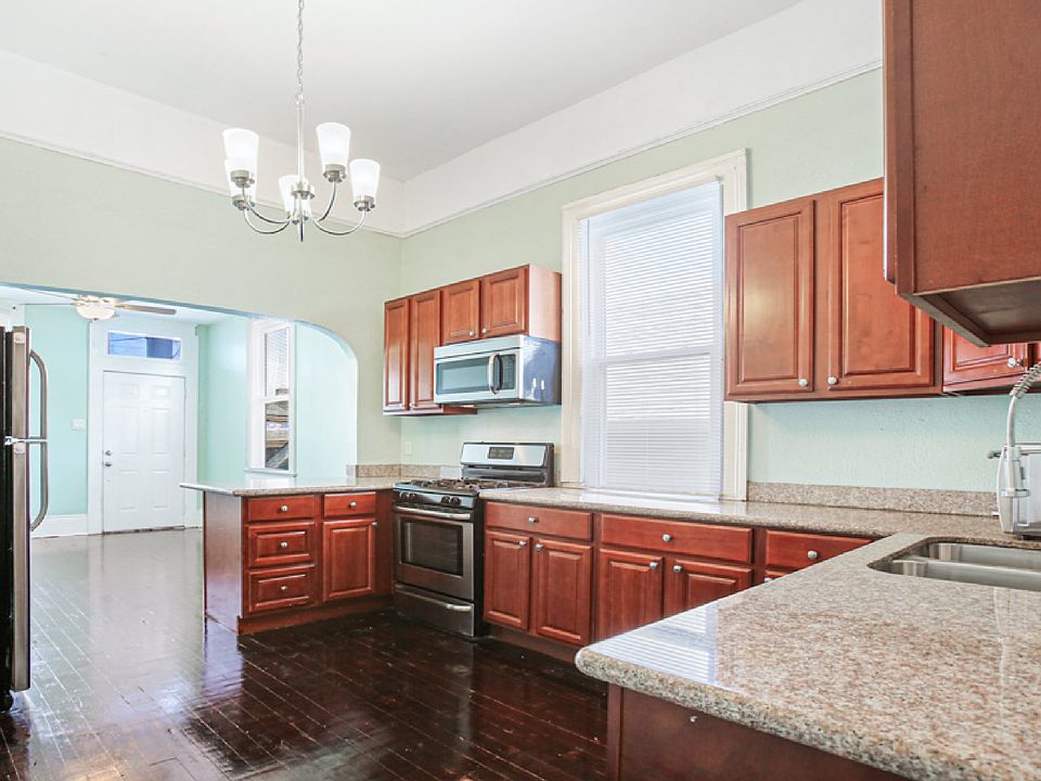 1st image of 2415 Valence St