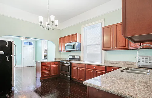2415 Valence St Photo 1