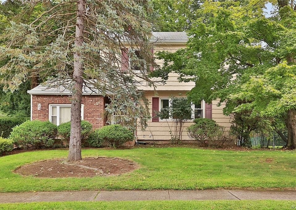 1st image of 789 Brookridge Dr