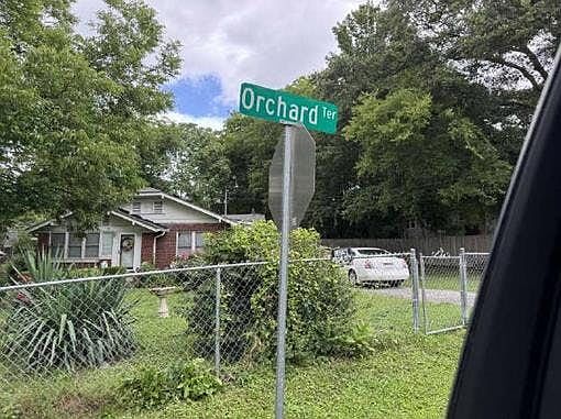 4th image of 812 Orchard Ter