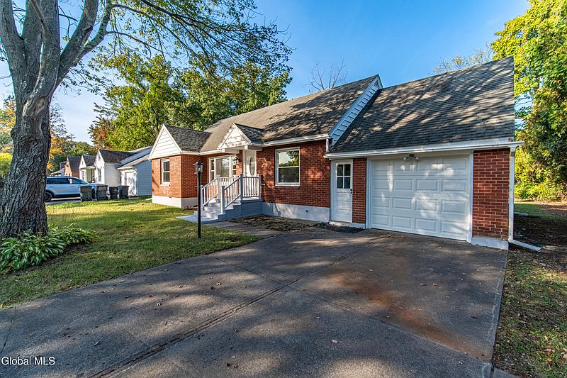4th image of 2313 Balltown Road