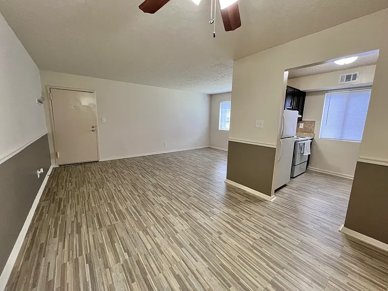 Glenview Apartments — Photo 79