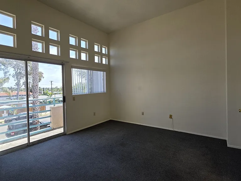 2050 Hornblend St #2050 — Photo 20