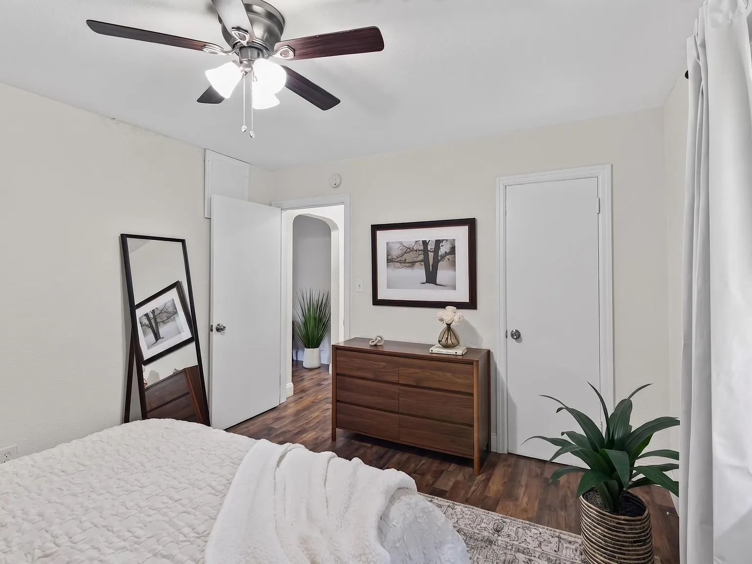 1001-1005 Little Bay Avenue - A2 — Photo 4