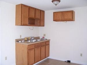 4th image of 7 E 1st St