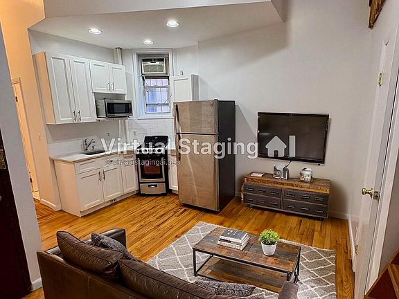 4th image of 521 E 12th St #1GFRW