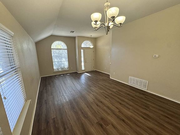 5th image of 909 House Creek Dr