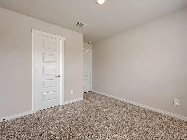 19010 Norbury Park Ln — Photo 16