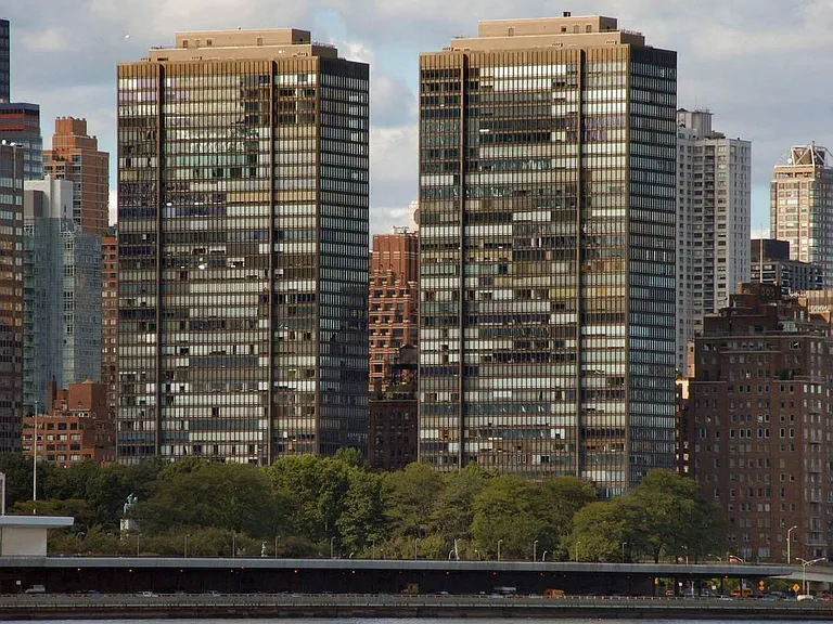 860 United Nations Plz #Penthouse 37/38b — Photo 19