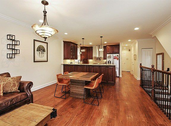 2nd image of 1647 N Artesian Ave #1